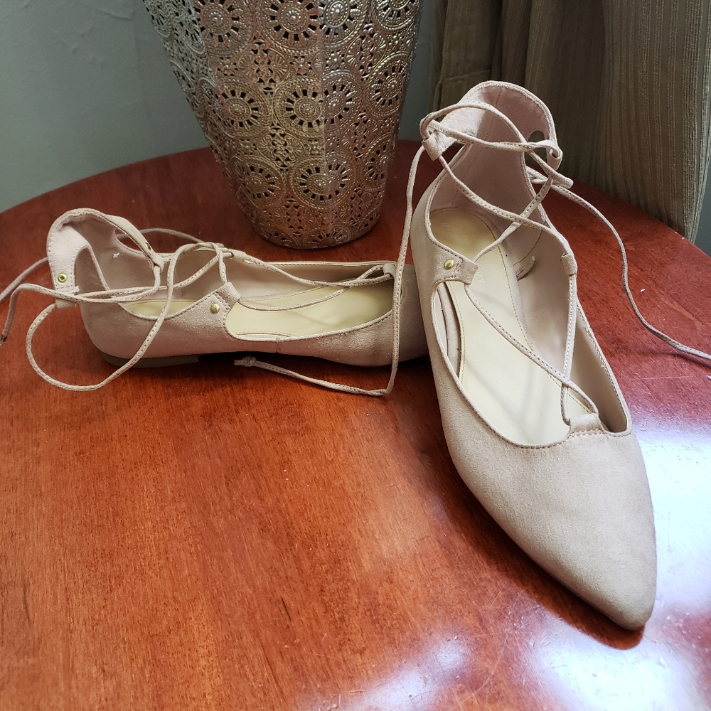 Old Navy woman Lace Up Flats
